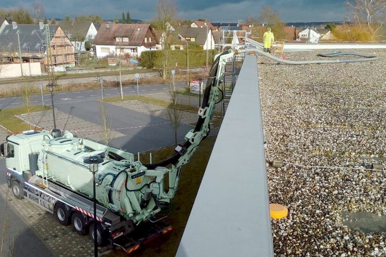 Saugbagger Siegen - Flachdachsanierung